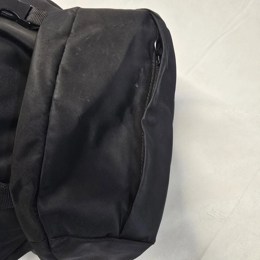 lululemon athletica small rip